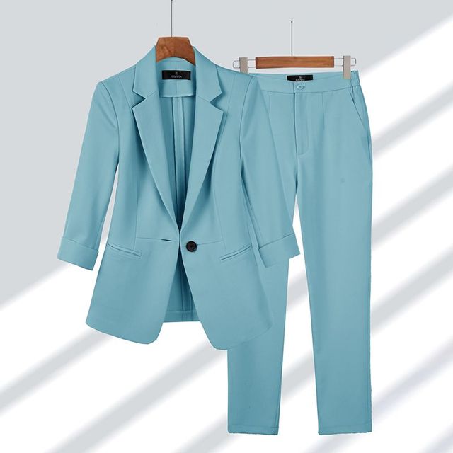 Elegant Tweedelig Damespak voor een Professionele Look