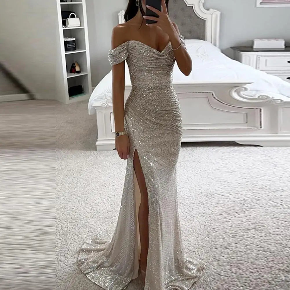 Elegante Avondjurk met Lovertjes en Hoge Split