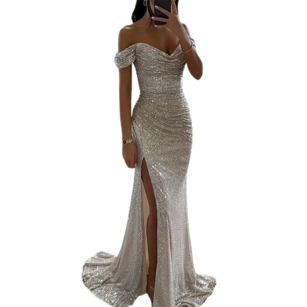Elegante Avondjurk met Lovertjes en Hoge Split