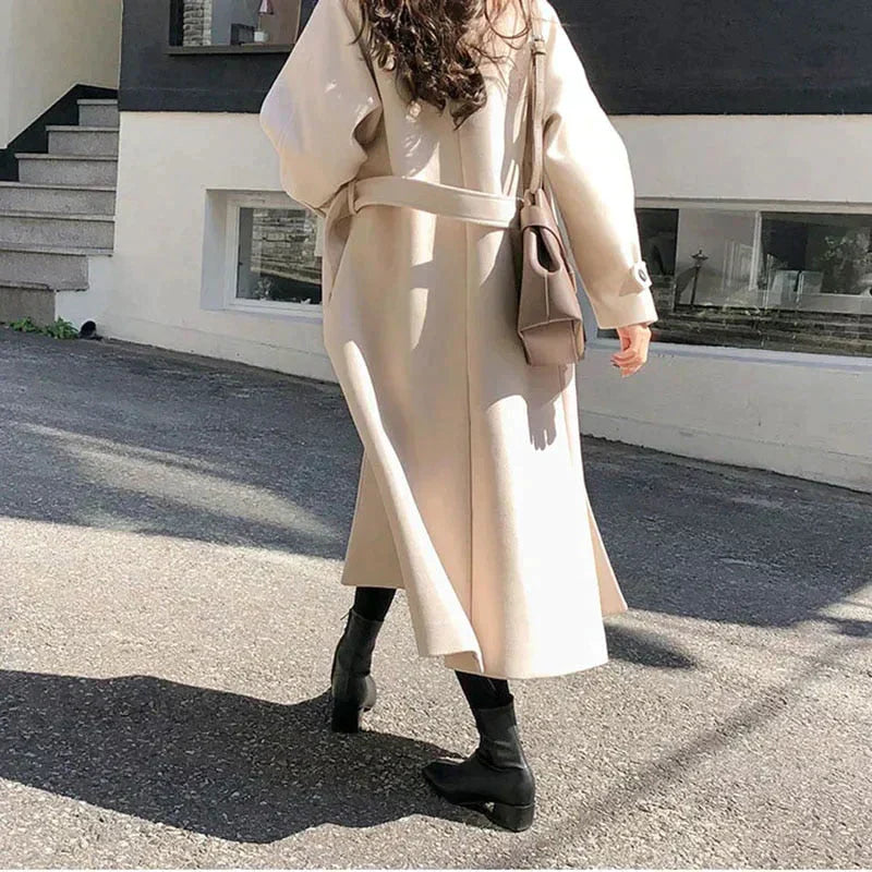 Lange Mantel Dames | Knoopsluiting & A-Lijn