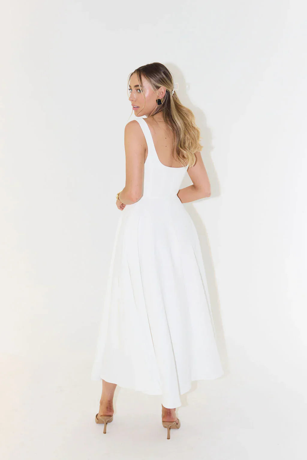 Loes | Midi jurk met hoge taille en vierkante hals