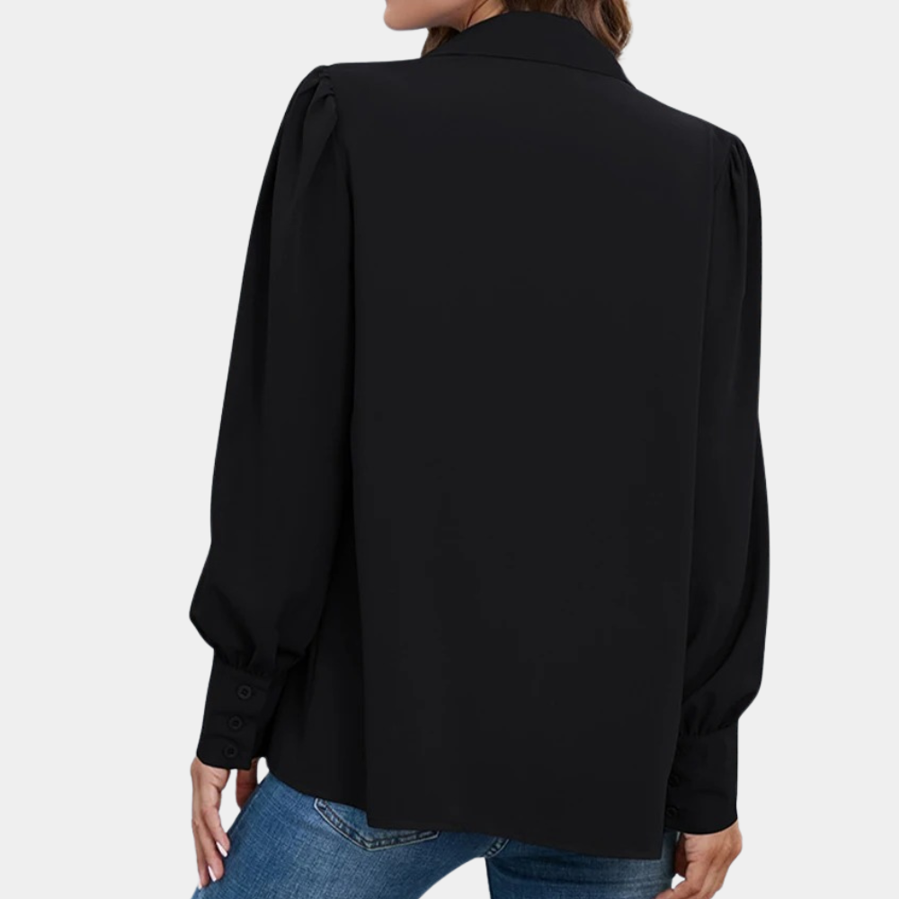 Linnea - Geplooide damesblouse met lange mouwen en een elegante uitstraling