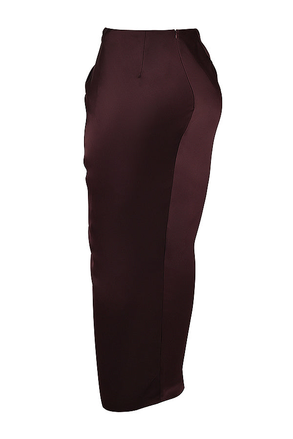 Tweedelige set met satijnen corset-top en maxirok in rijke tinten
