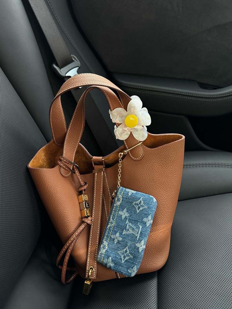 Vivara - Luxe Handtas met Stijlvol Slot