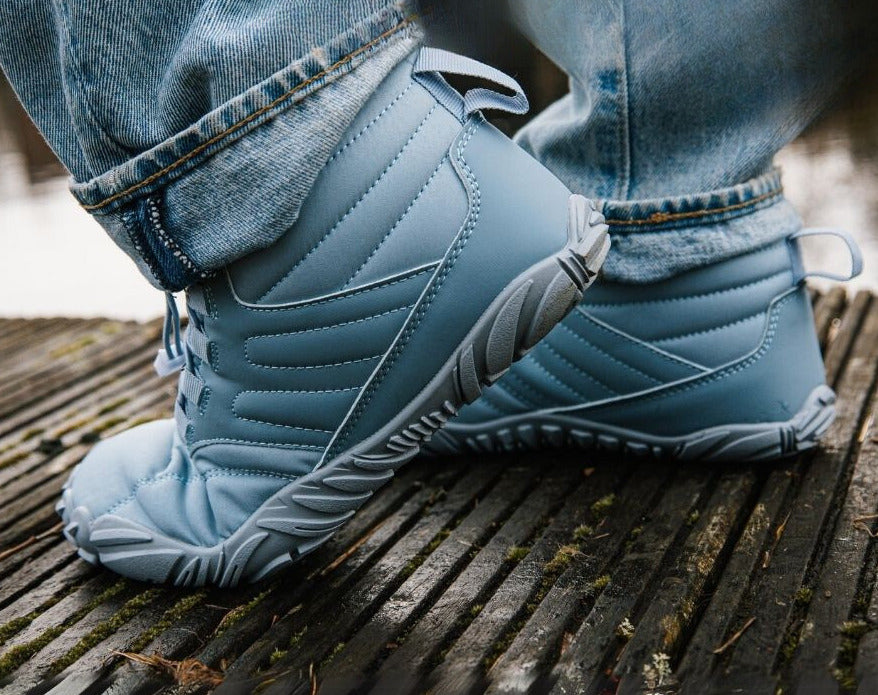 Waterdichte en antislip barefoot winter schoenen met warme voering, lichtgewicht ontwerp en flexibele zool voor outdoor activiteiten.