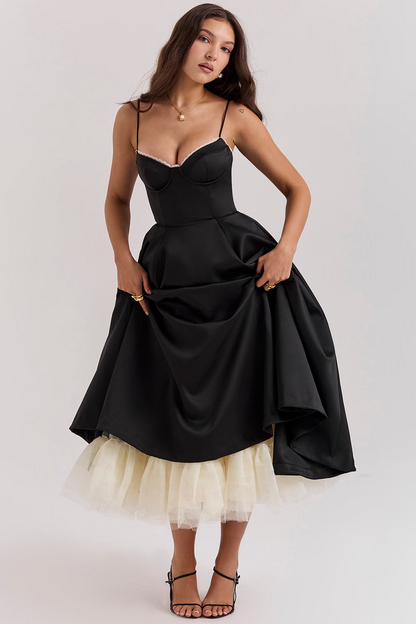 Elegante satijnen midi-jurk met tule rok en verstelbare bandjes, ideaal voor bruiloften, gala’s en speciale gelegenheden