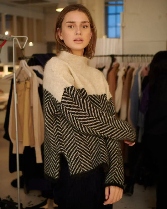 Liora – Knitted Women's Sweater with Herringbone Pattern