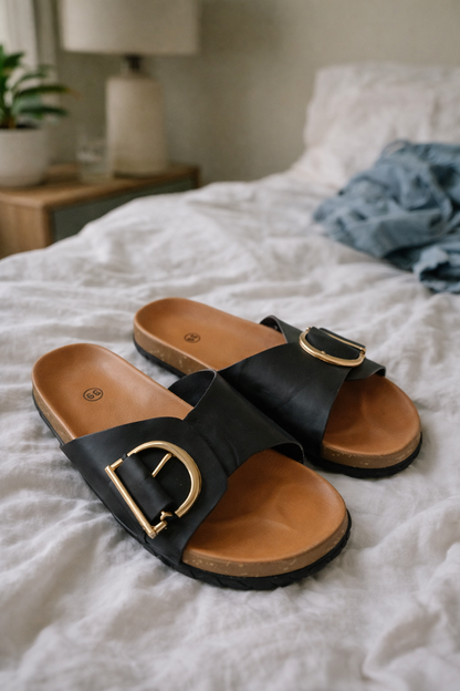 Sandalen Damen | Goldene Schnalle & Korkoptik-Sohle