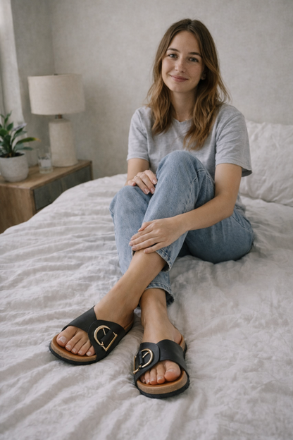 Sandalen Damen | Goldene Schnalle & Korkoptik-Sohle