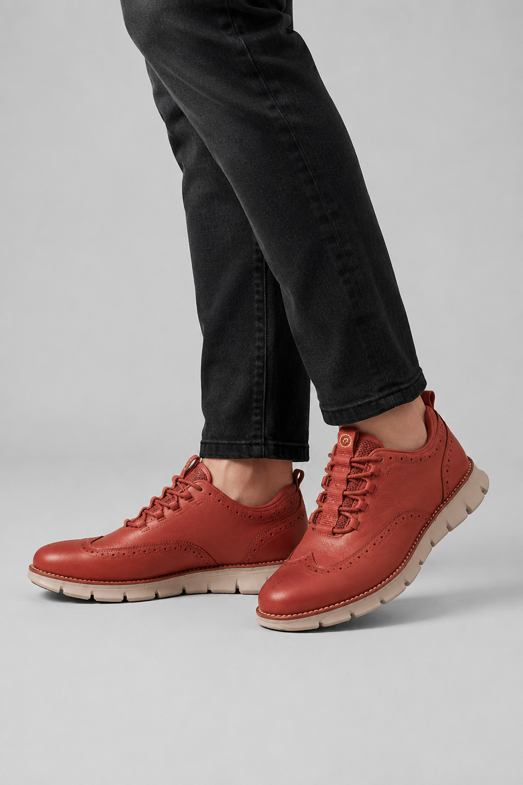 Herren Sneaker mit Brogue-Details und dicker Profilsohle | Schnürverschluss