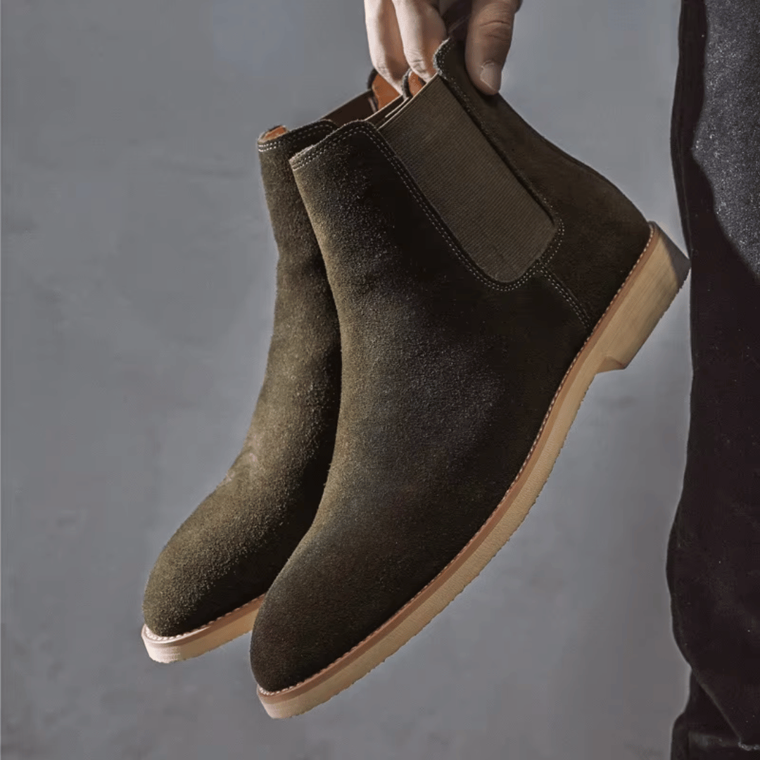 Bruin Luxe suède Chelsea boots voor heren met elastische zijkanten en stevige zool, ideaal voor formele en casual outfits
