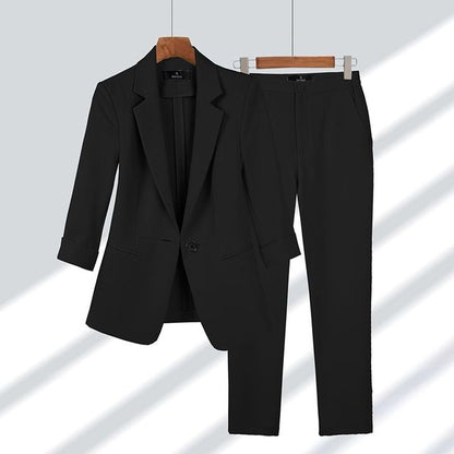 Elegant Tweedelig Damespak voor een Professionele Look