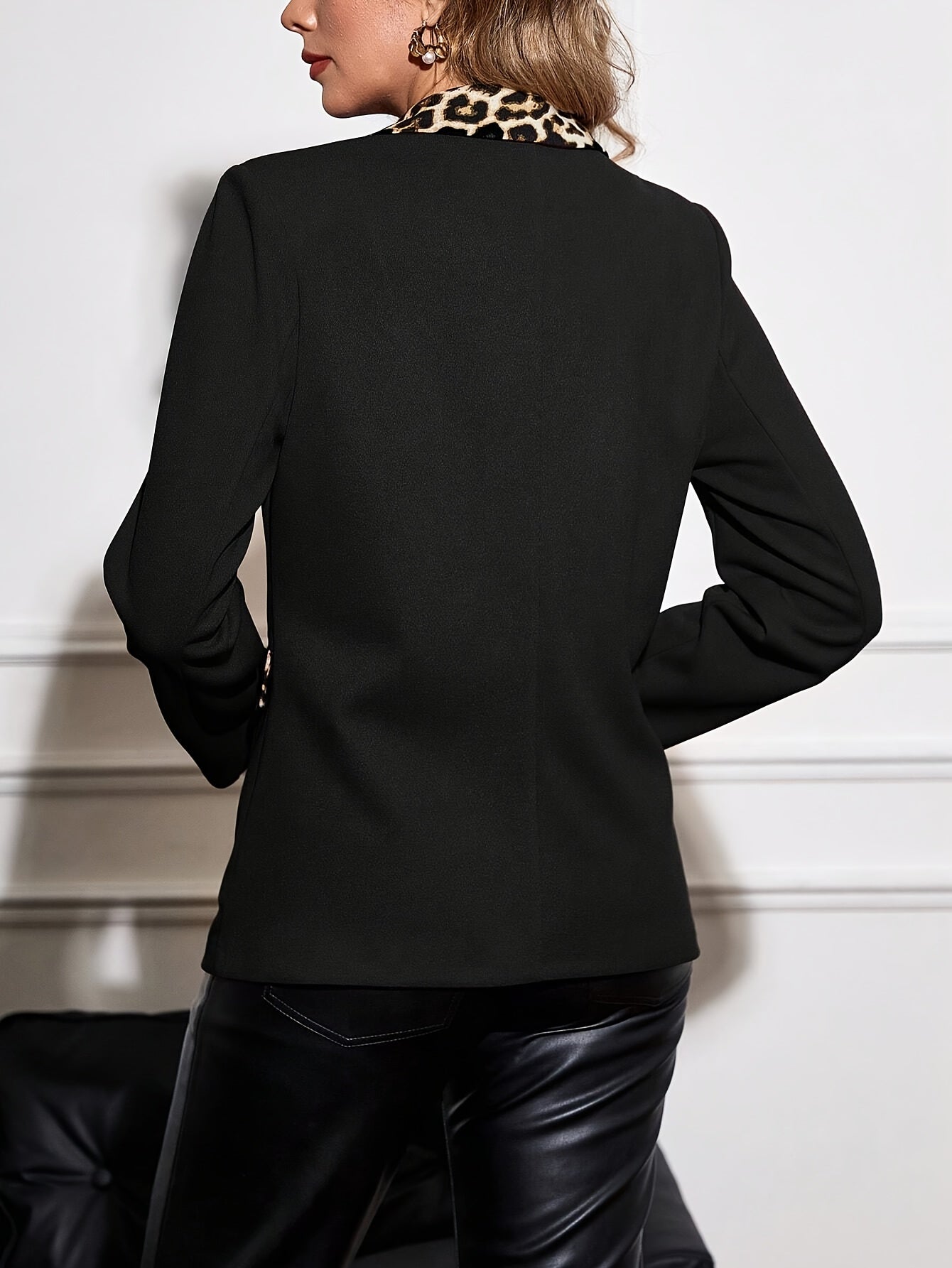 Freida | Stijlvolle Blazer met Luipaardprint Accent