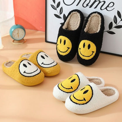 Slippers voor de winter | Geborduurde smiley