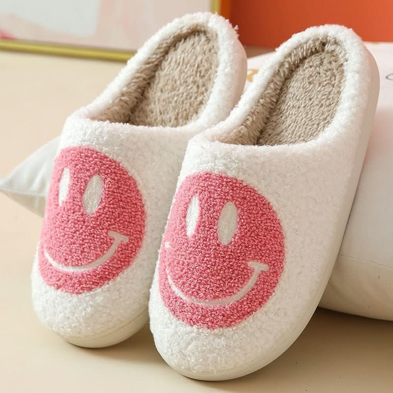Slippers voor de winter | Geborduurde smiley
