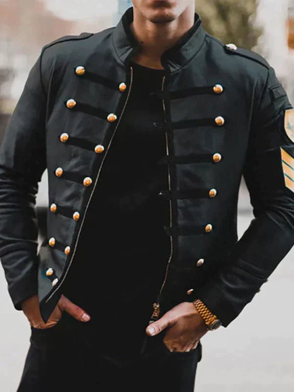 Herenjas in militaire stijl met goudkleurige knopen, stijlvol en uniek design, ideaal voor casual en modieuze outfits.