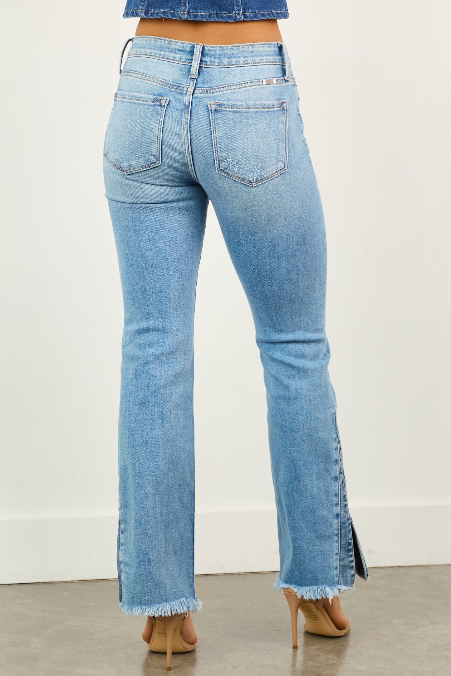 Lyanna Flared Jeans Dames | Blauw & Split Zoom