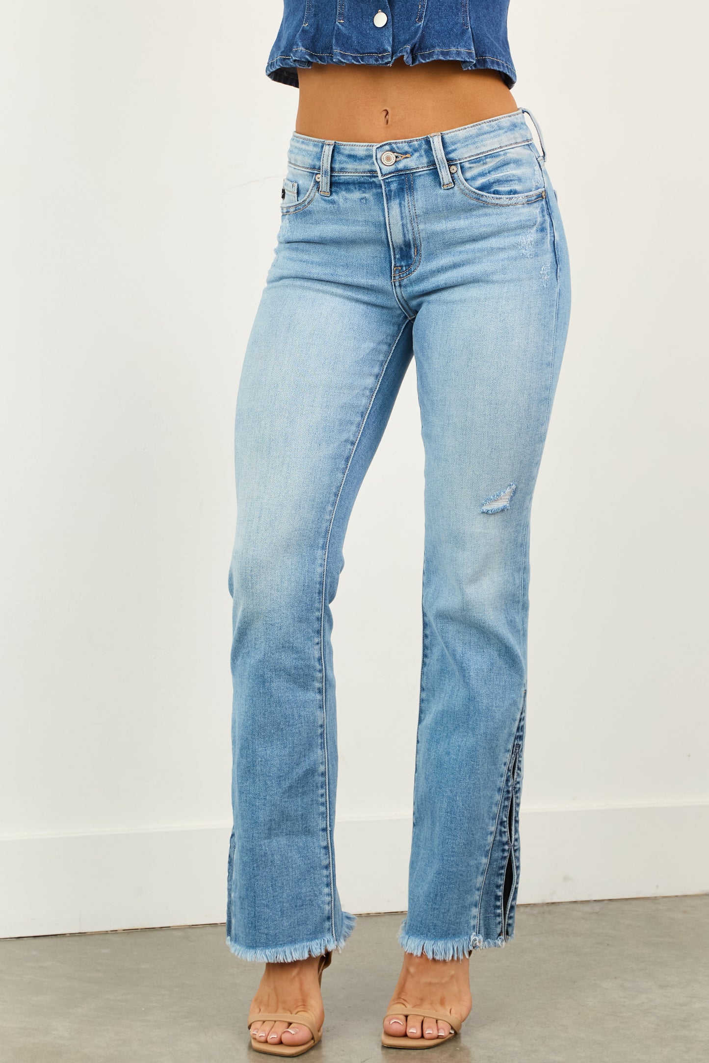 Lyanna Flared Jeans Dames | Blauw & Split Zoom