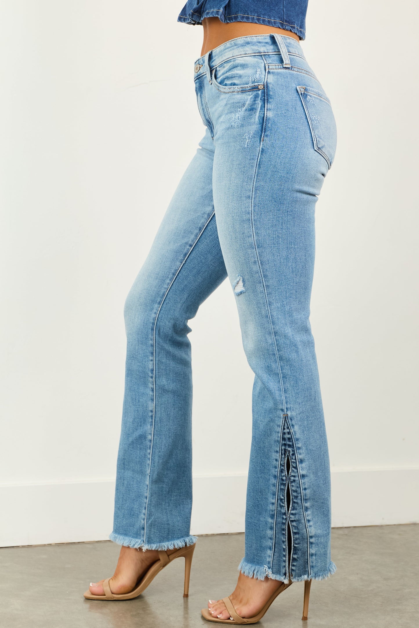 Lyanna Flared Jeans Dames | Blauw & Split Zoom