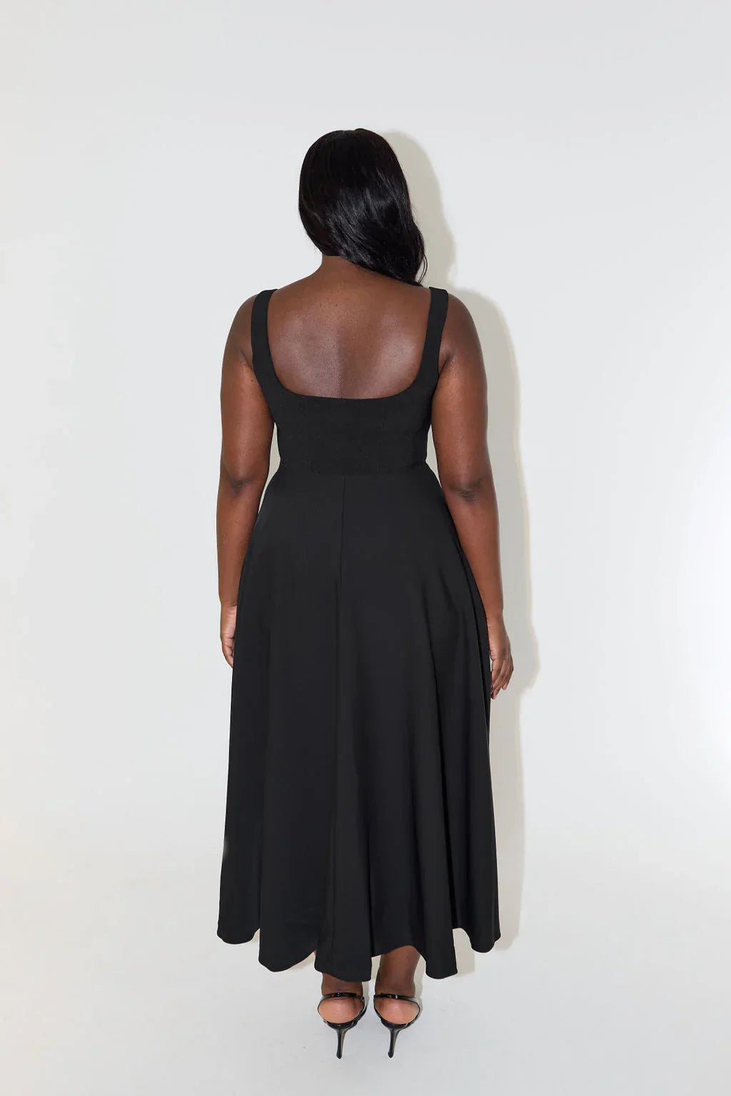 Loes | Midi jurk met hoge taille en vierkante hals