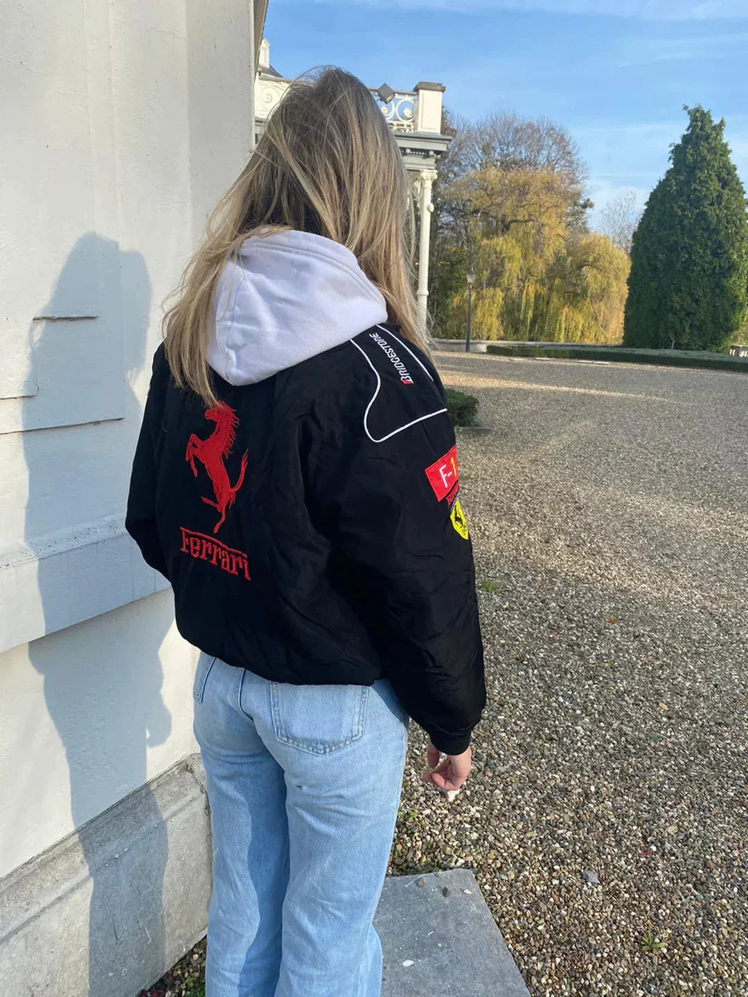 Vintage Ferrari-stijl racerjack met duurzame materialen en sportieve look voor een stoere, stijlvolle uitstraling