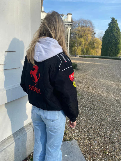 Vintage Ferrari-stijl racerjack met duurzame materialen en sportieve look voor een stoere, stijlvolle uitstraling