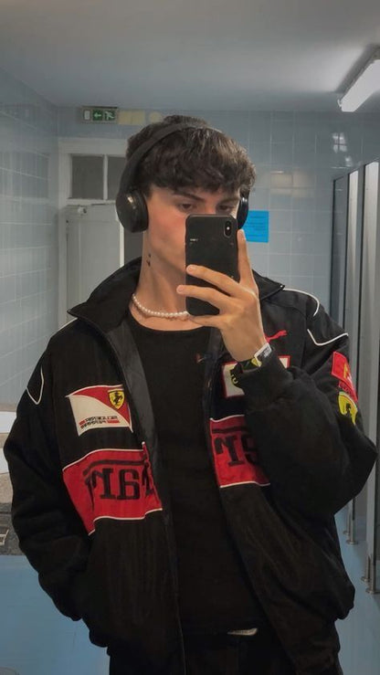 Vintage Ferrari-stijl racerjack met duurzame materialen en sportieve look voor een stoere, stijlvolle uitstraling