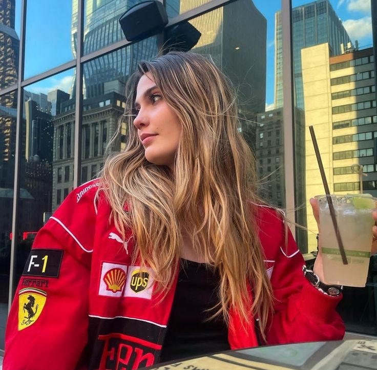 Vintage Ferrari-stijl racerjack met duurzame materialen en sportieve look voor een stoere, stijlvolle uitstraling