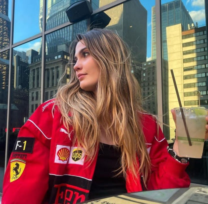 Vintage Ferrari-stijl racerjack met duurzame materialen en sportieve look voor een stoere, stijlvolle uitstraling
