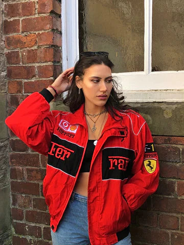 Vintage Ferrari-stijl racerjack met duurzame materialen en sportieve look voor een stoere, stijlvolle uitstraling