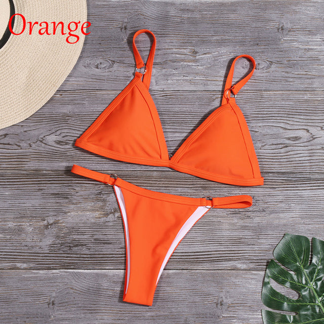 Minimalistische Triangel Bikini met Luxe Details