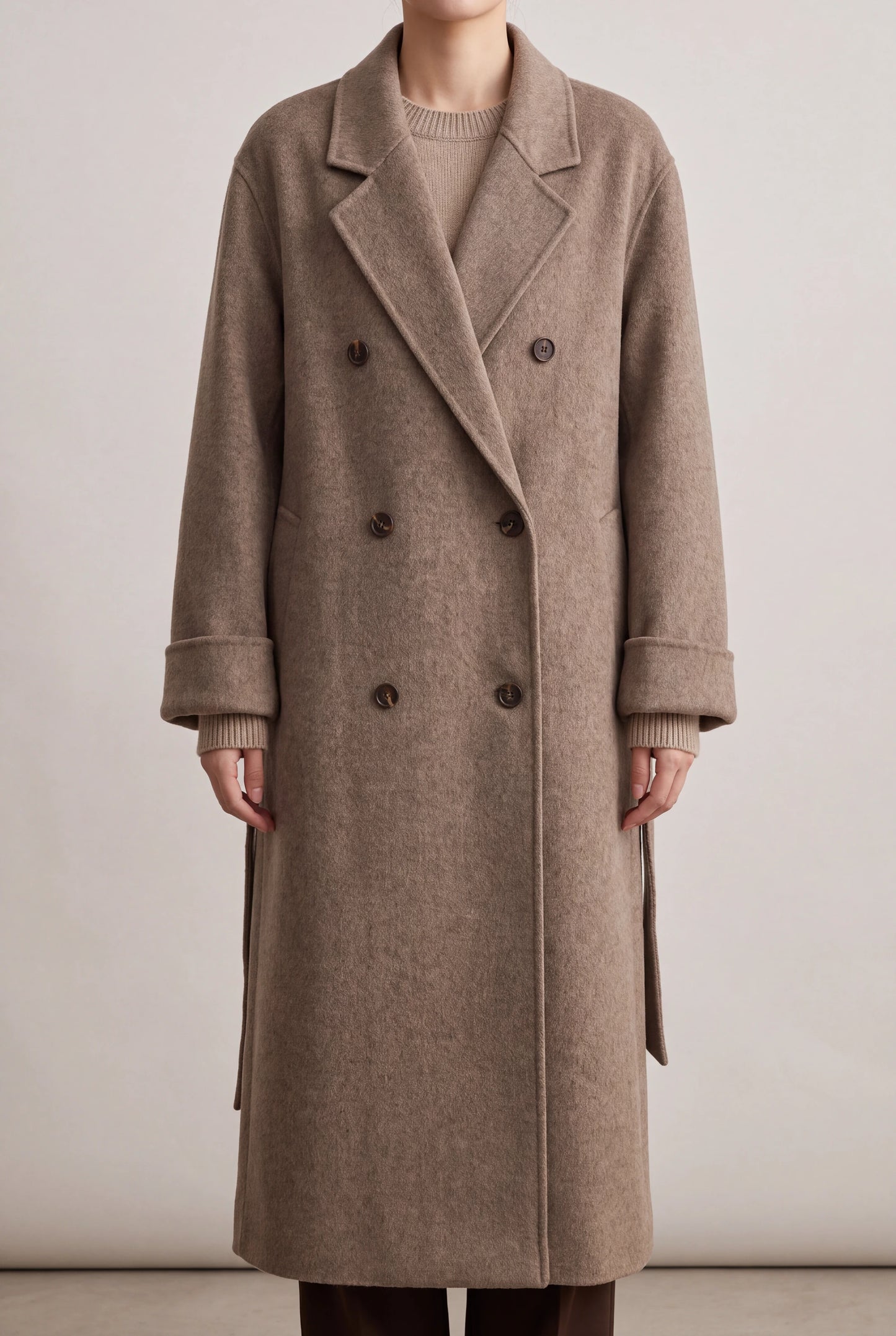 ORABEL lange winterjas voor dames in taupe - oversized double-breasted wollen jas met ceintuur