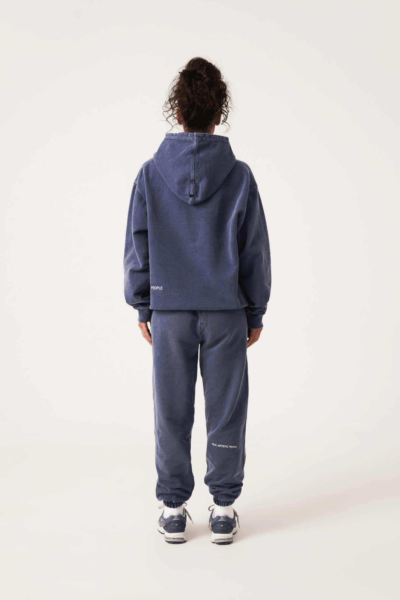 Statement hoodie met "For The Culture" opdruk, casual streetwear, unisex hoodie, comfortabele katoenen hoodie met relaxte pasvorm en kangoeroezak.