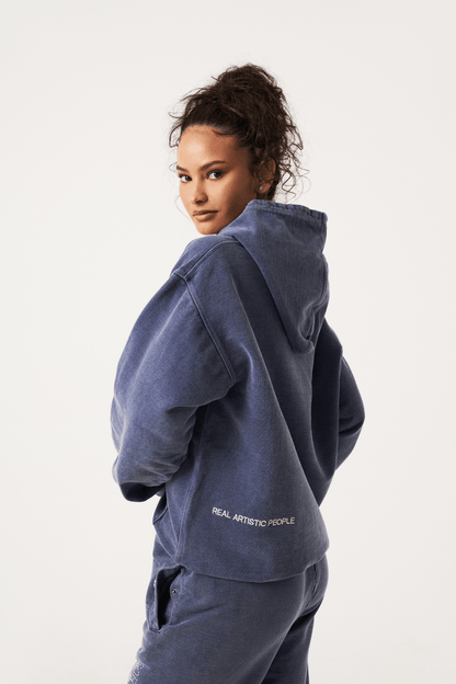 Statement hoodie met "For The Culture" opdruk, casual streetwear, unisex hoodie, comfortabele katoenen hoodie met relaxte pasvorm en kangoeroezak.