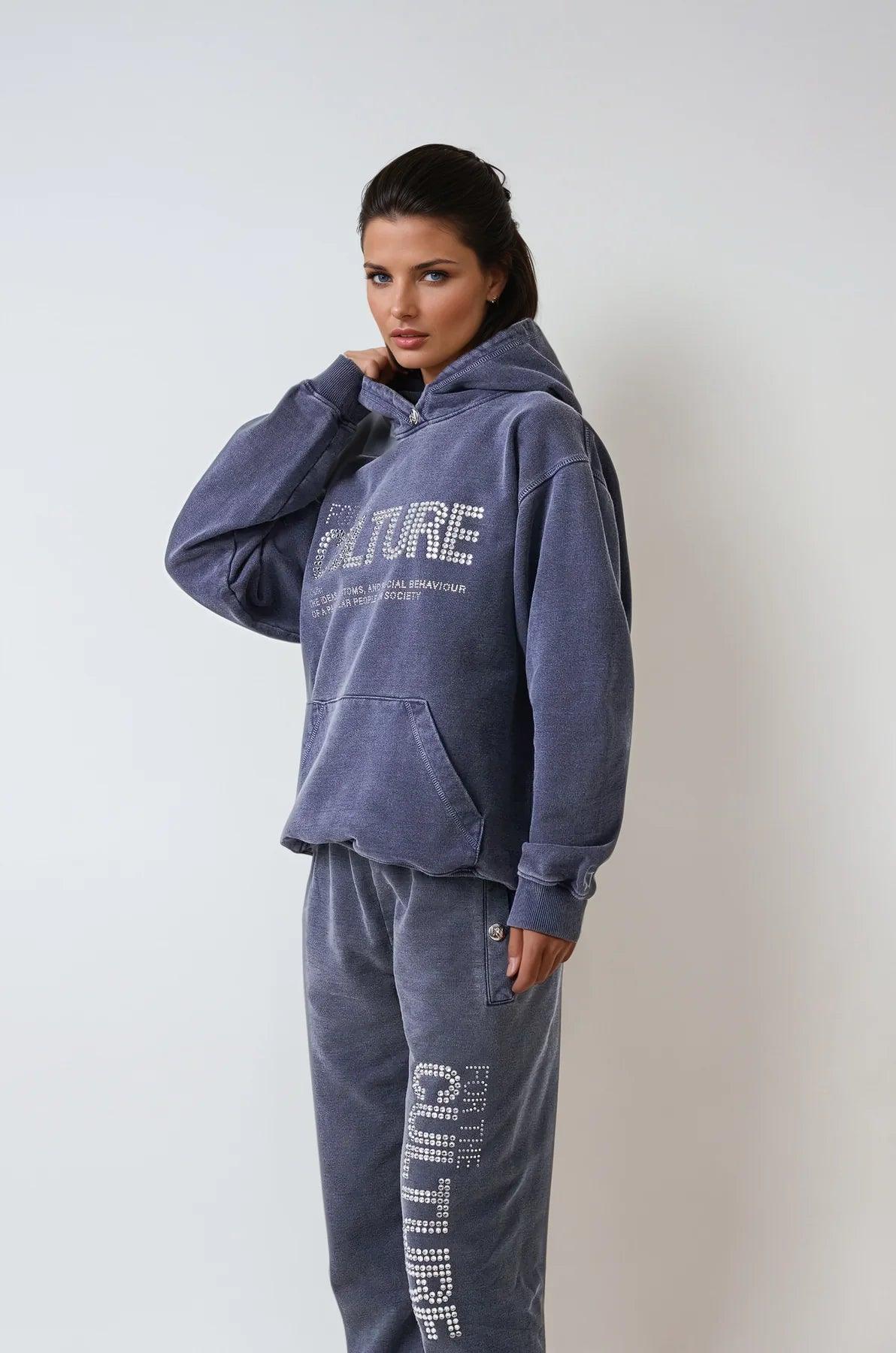 Statement hoodie met "For The Culture" opdruk, casual streetwear, unisex hoodie, comfortabele katoenen hoodie met relaxte pasvorm en kangoeroezak.