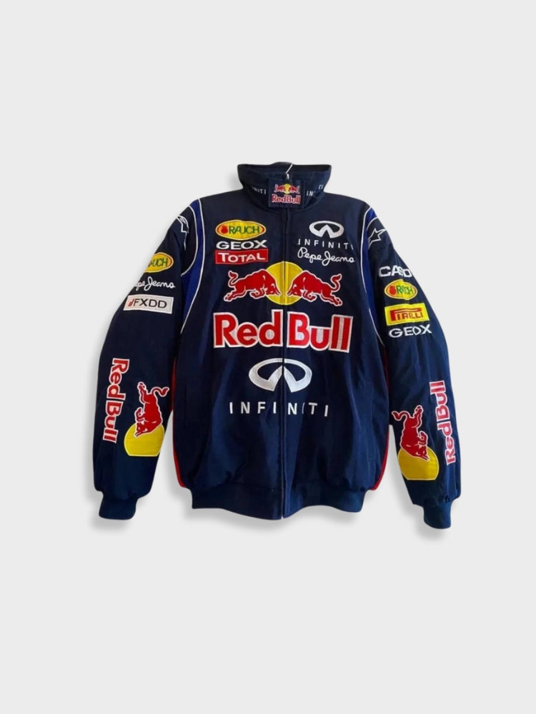 Retro F1 Racing Jacket met authentieke patches en sportieve uitstraling, perfect voor streetwear en casual looks