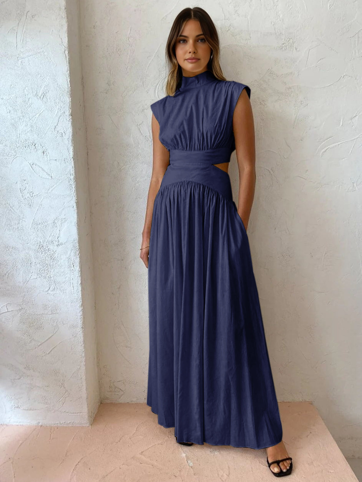 Maxi Jurk | Hoge Hals met Cut-Out Taille & Vloeiende Pasvorm