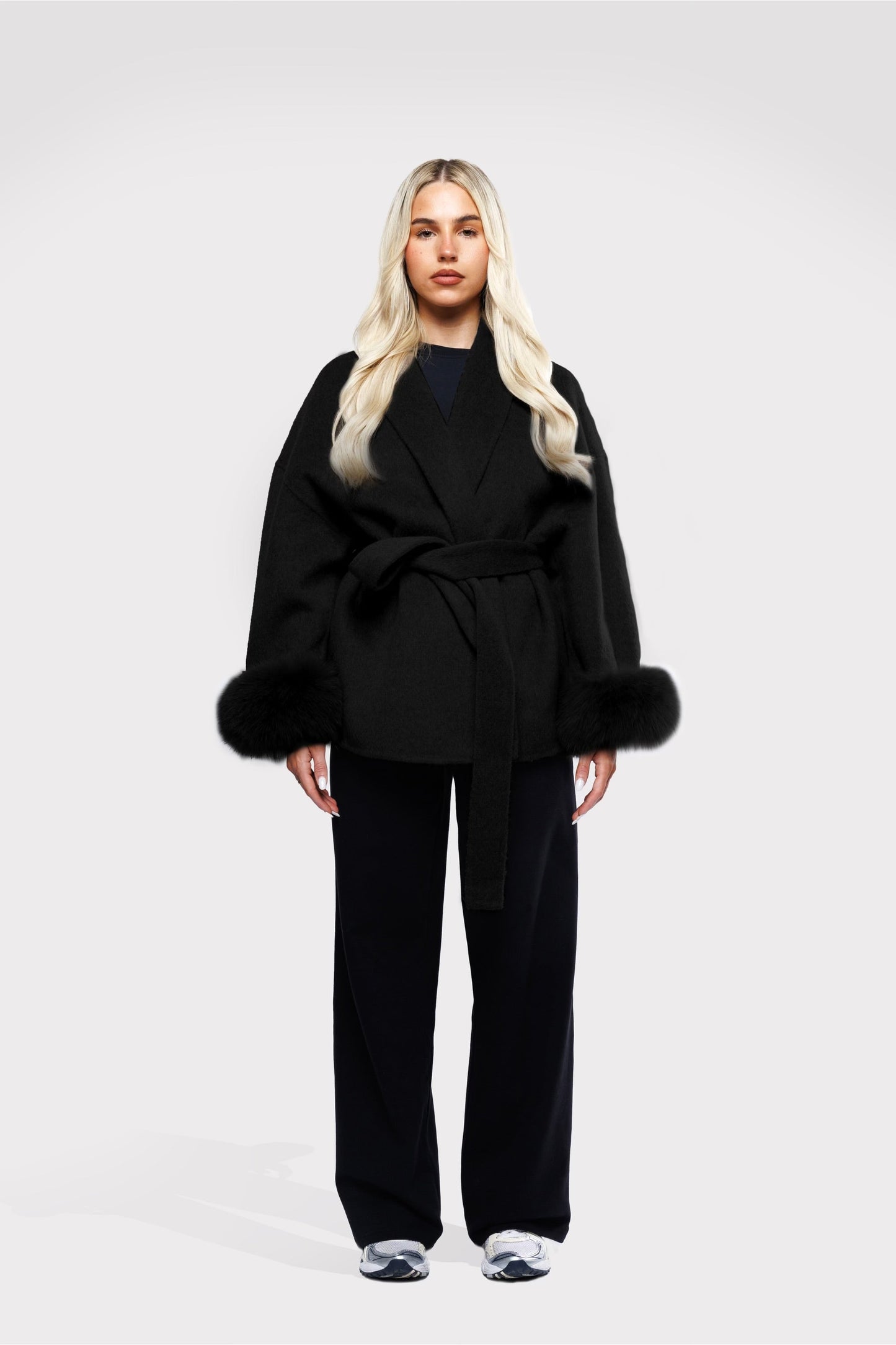 Amara Luxe Wrap – Winterse Glamour op Haar Best