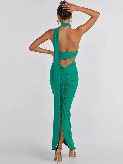 Zwarte asymmetrische crop top en maxi-rok set