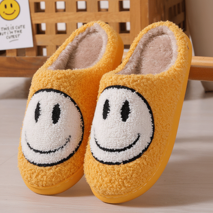 Slippers voor de winter | Geborduurde smiley