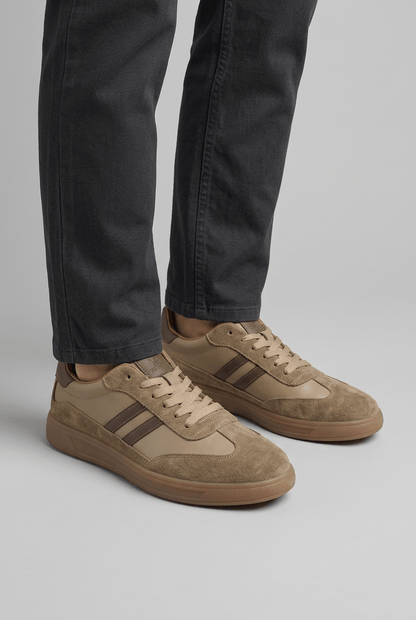 Heren Retro Sneakers | Zijstrepen & Vetersluiting