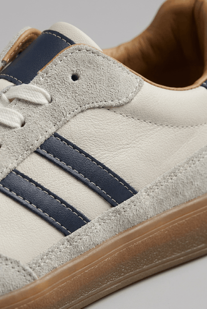 Heren Retro Sneakers | Zijstrepen & Vetersluiting